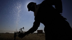 Нефть торгуется разнонаправленно на новостях из Иракского Курдистана