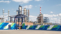 "Газпром нефть" реализует на МНПЗ природоохранные проекты на 28 млрд рублей