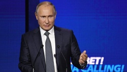 У России нет цели подорвать добычу сланцевой нефти в мире, заявил Путин