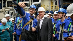 Собянину показали в Капотне новую уникальную установку переработки нефти