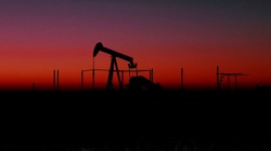 Нефть дорожает в ожидании переговоров Китая и США