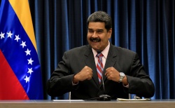 Венесуэла введет рыночные цены и субсидии на топливо из-за контрабанды