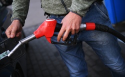 Нефтяники попросили правительство удвоить субсидию для бензина