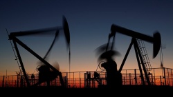 Цены на нефть марки Brent опустились ниже 59 долларов