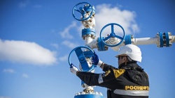 Россия в июле сохранила первое место по добыче нефти в мире